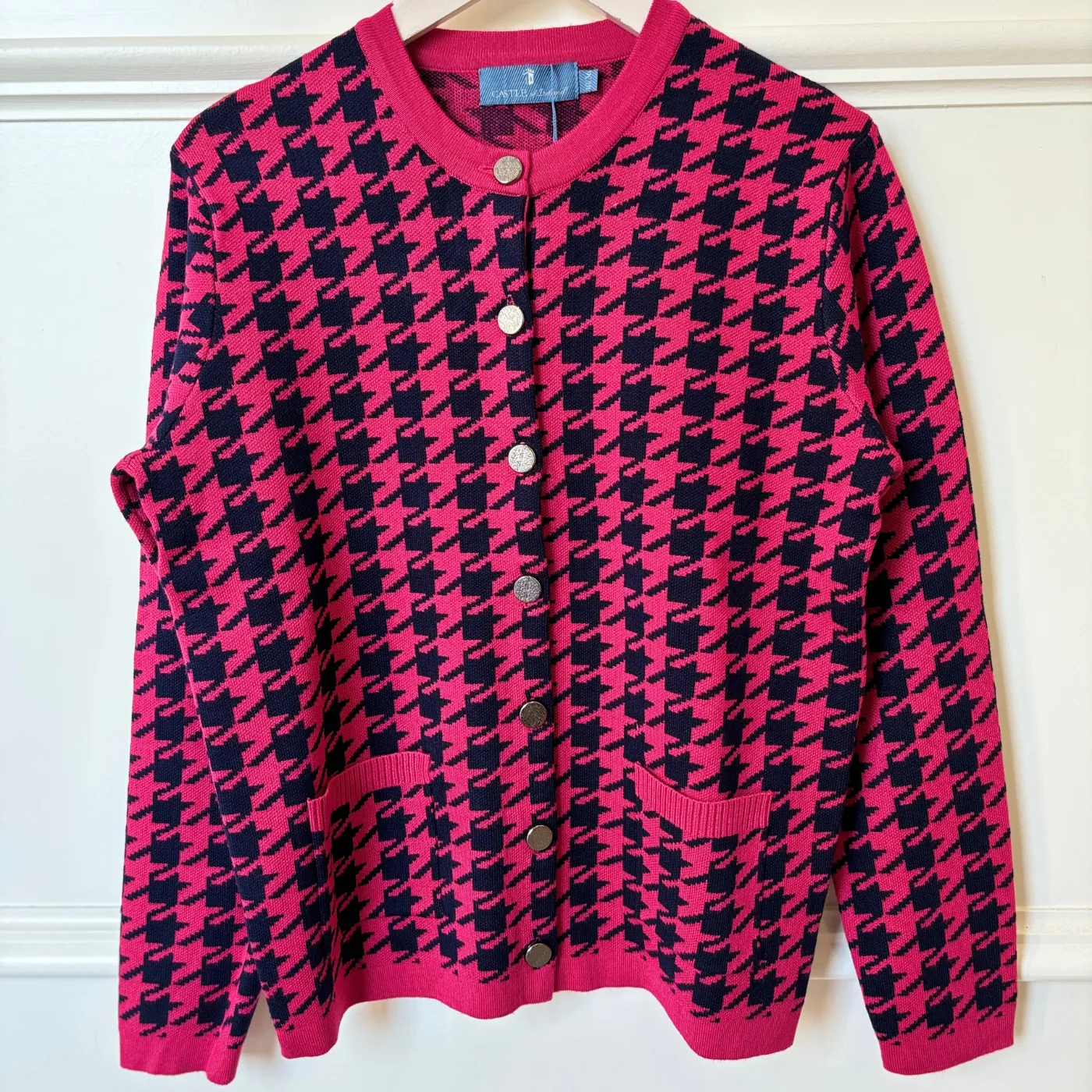 Castle Of Ireland Two Tone Buttoned Jacket | Pink / Crayola