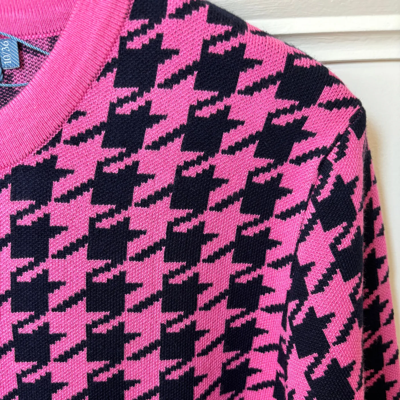 Castle Of Ireland Two Tone Buttoned Jacket | Pink / Crayola