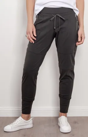 Gallery Couture Travel Pant - Dark Olive