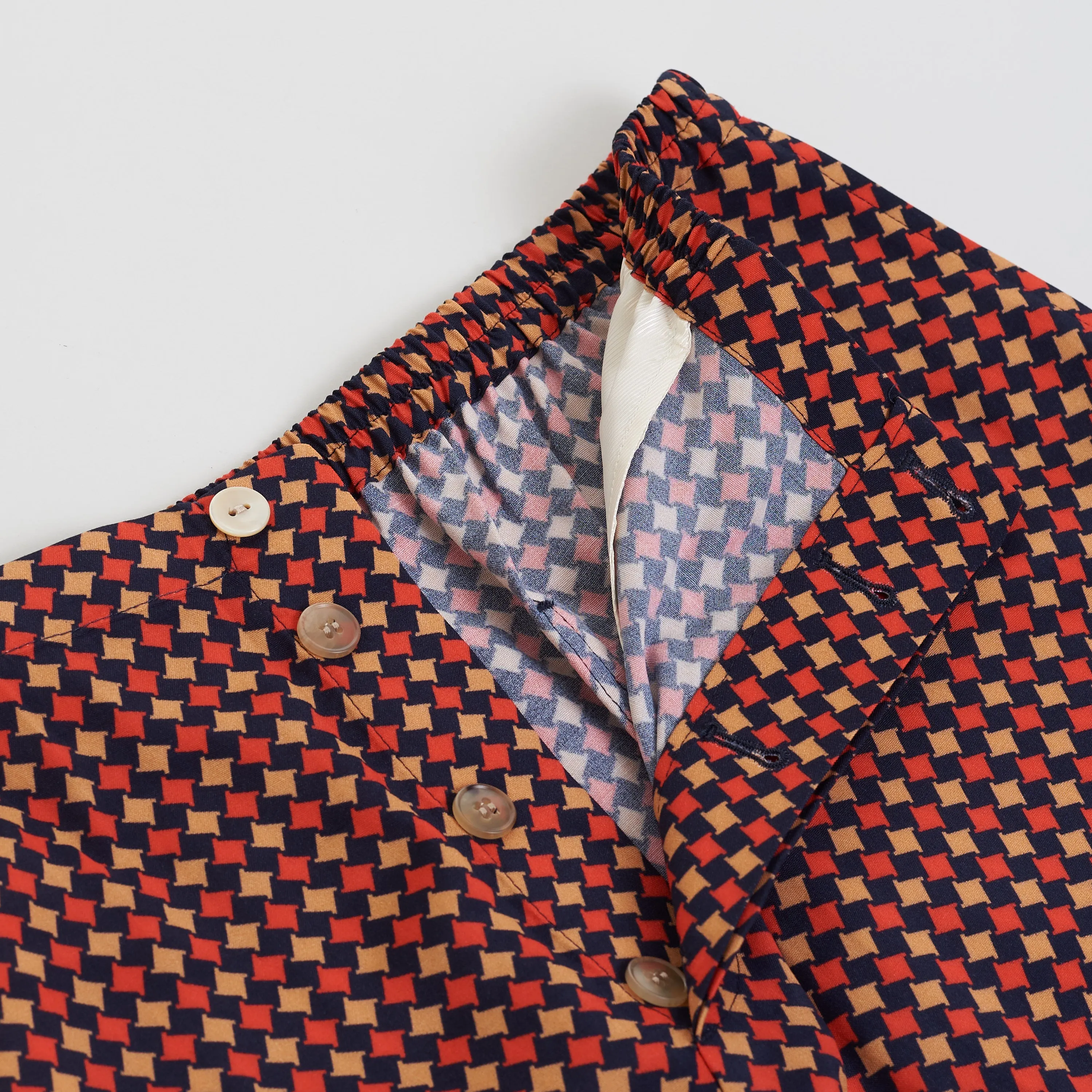Geometric Houndstooth Print Shorts In Blue & Red Viscose