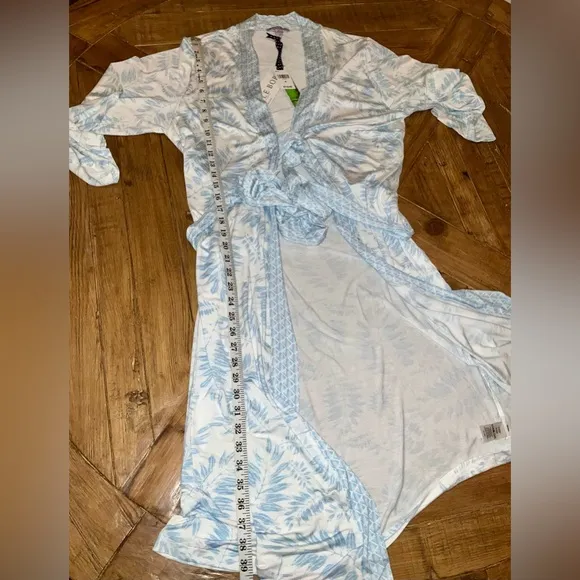 Hale Bob mid-length robe - size medium - so soft! Bamboo and Spandex - NWT