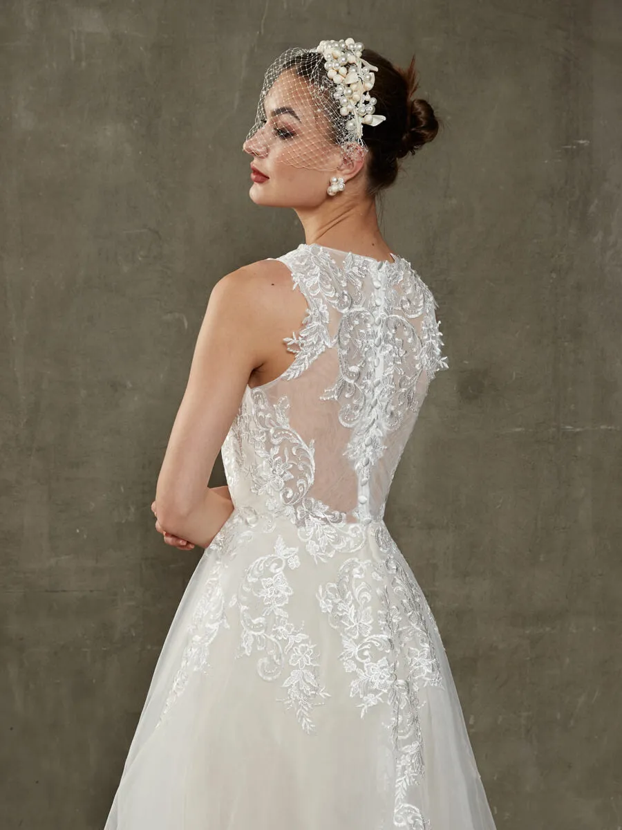 Illusion Sweetheart Sleeveless Lace Wedding Dress With Chapel Train