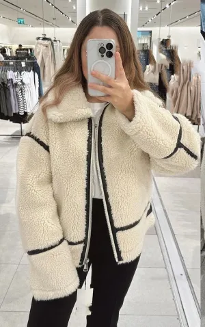 Iyanna - Vintage jacket with stand-up collar