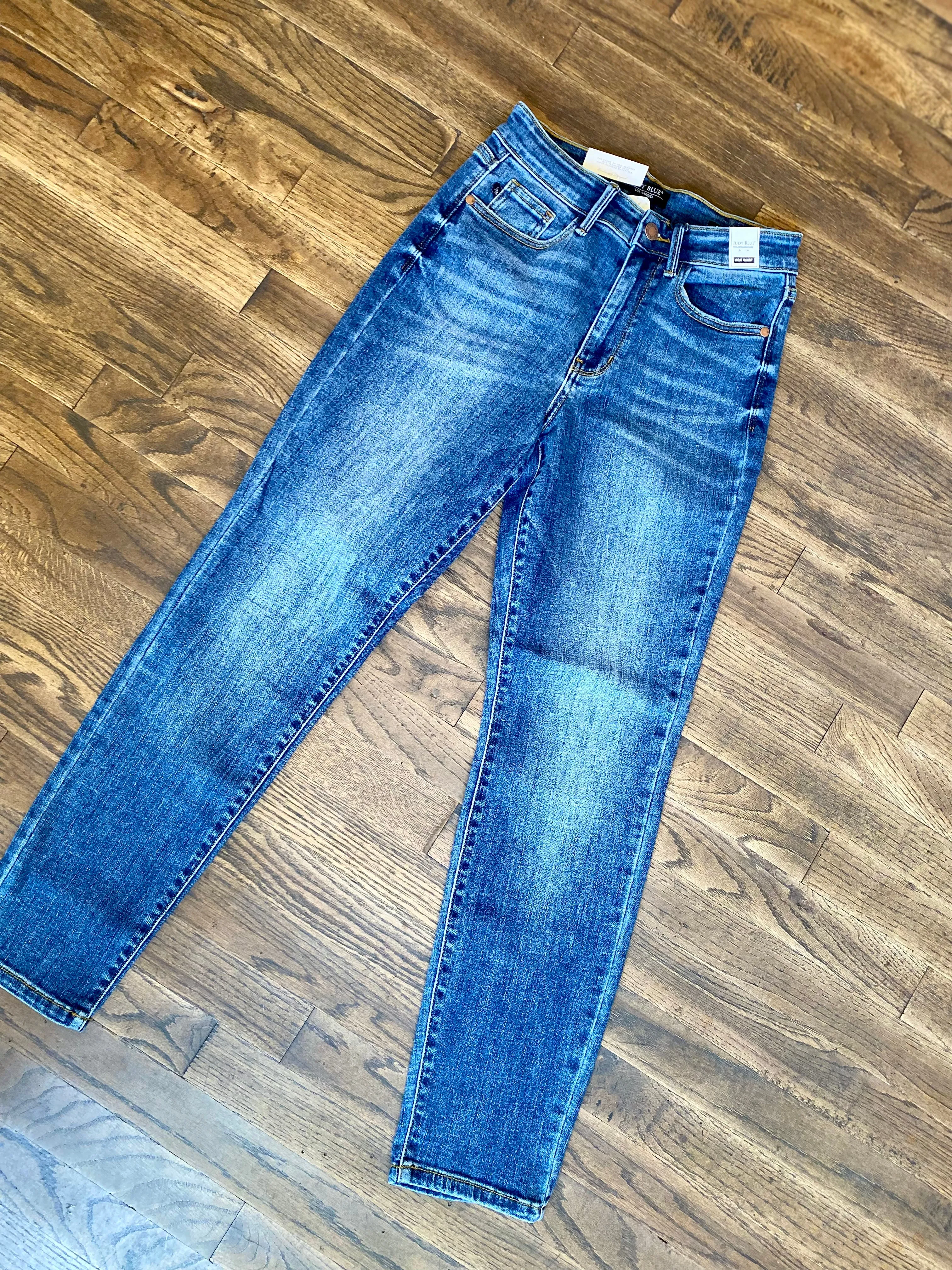 Judy Blue || Morgan High Waist Shield Back Pocket Slim Jean