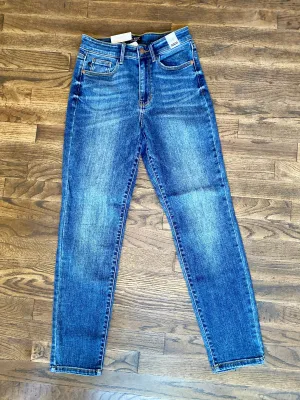 Judy Blue || Morgan High Waist Shield Back Pocket Slim Jean