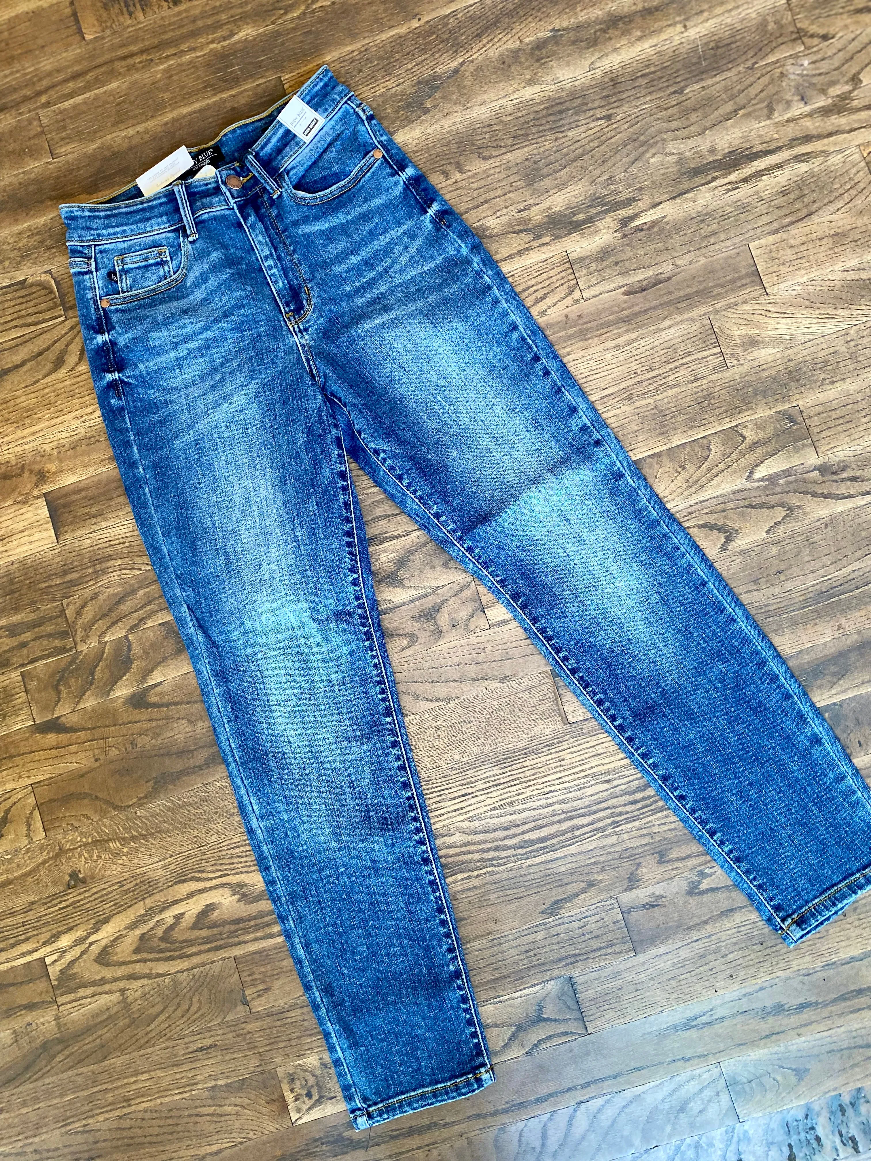 Judy Blue || Morgan High Waist Shield Back Pocket Slim Jean