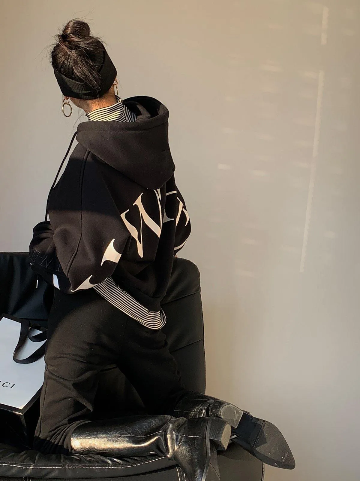 Letter Logo Loose Hoodie - Black