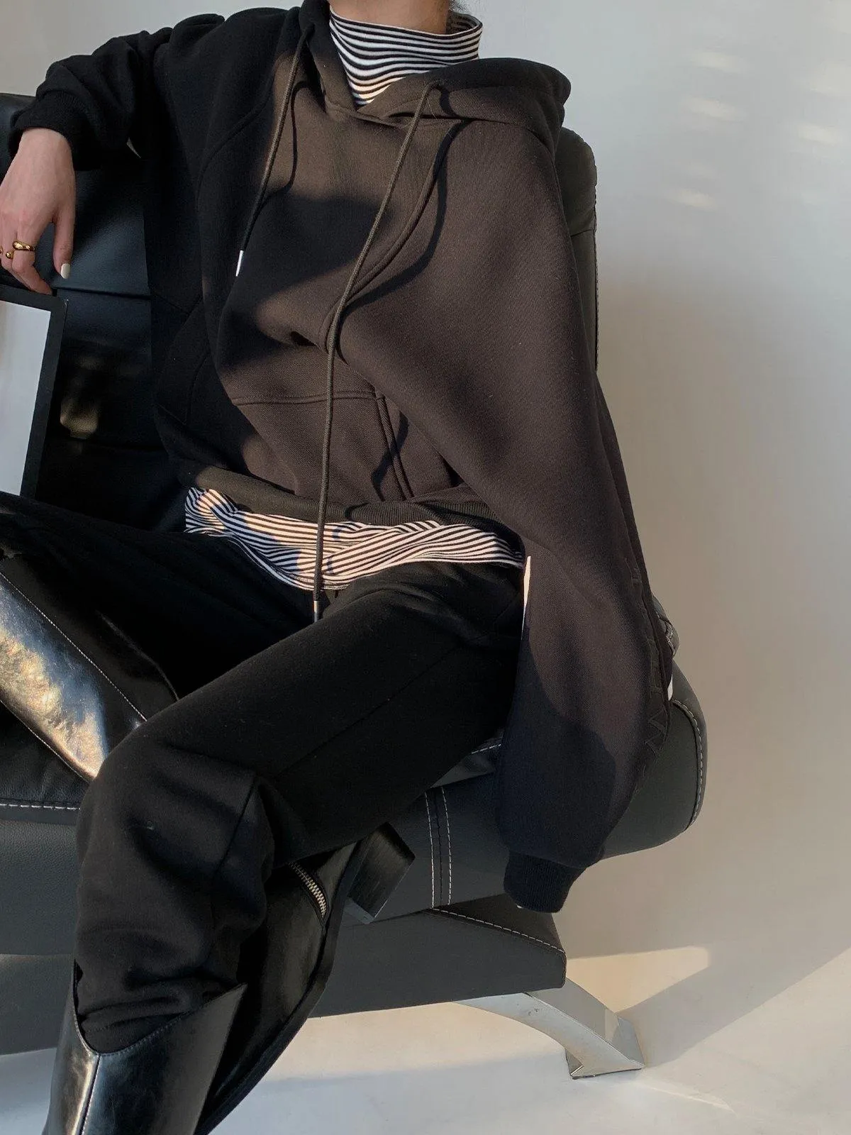 Letter Logo Loose Hoodie - Black