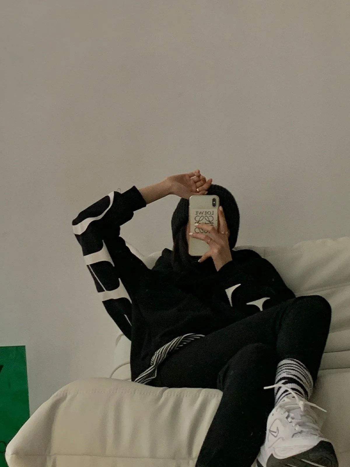 Letter Logo Loose Hoodie - Black