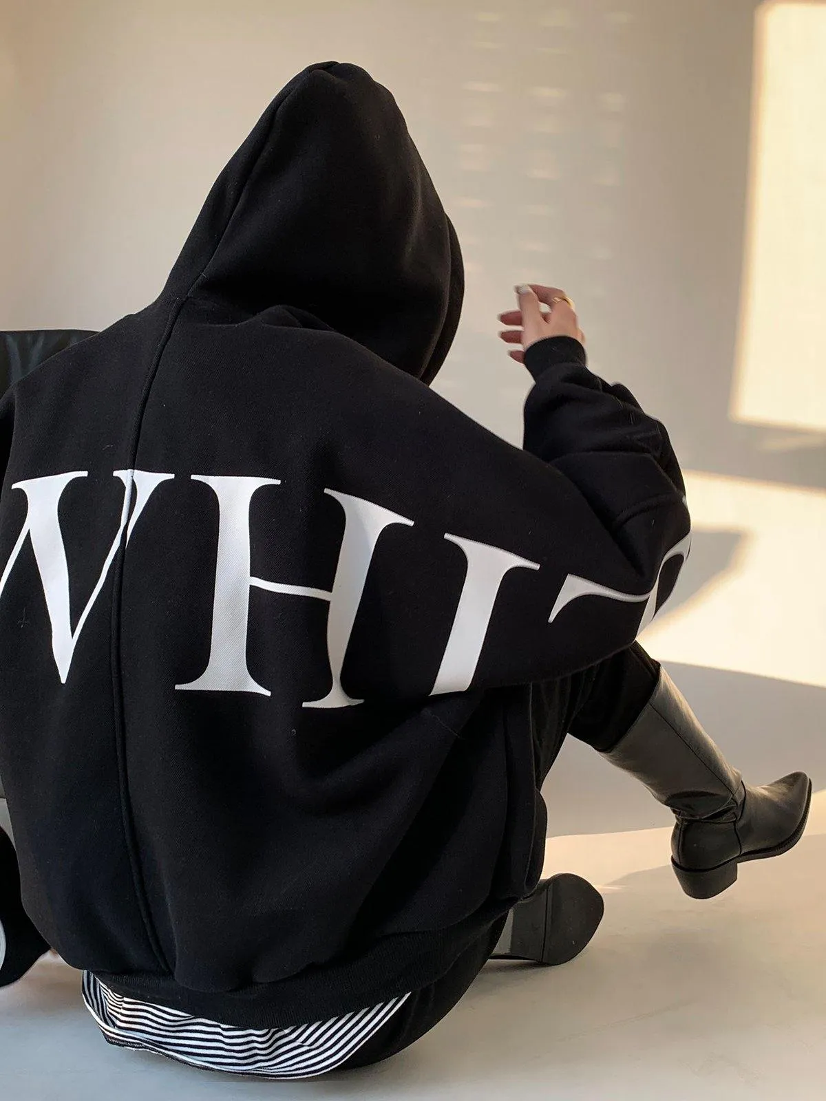 Letter Logo Loose Hoodie - Black