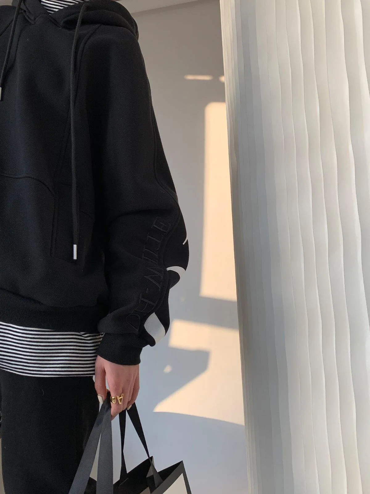 Letter Logo Loose Hoodie - Black