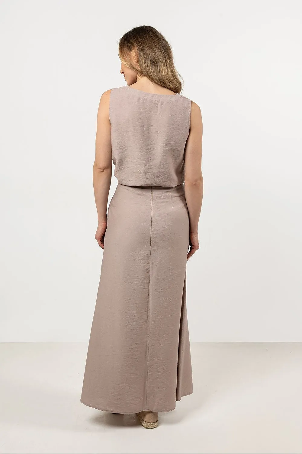 Long skirt awama