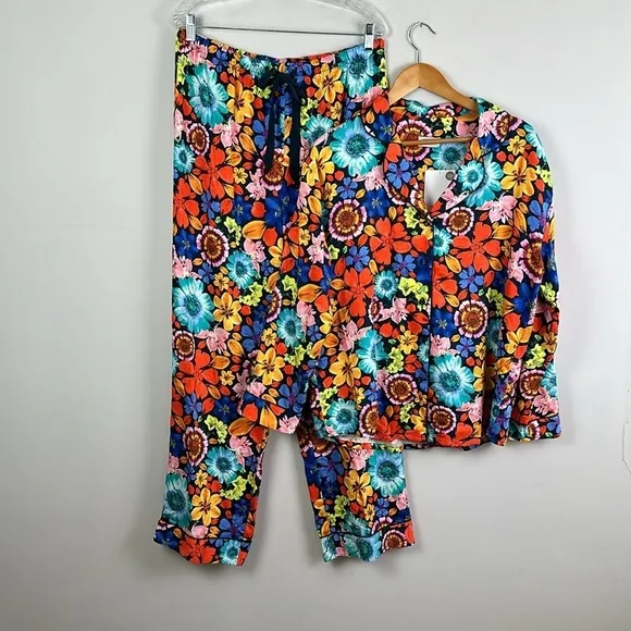 NEW SUSSAN Australian Brand Vibrant Floral Pajama Set Buttery Soft Luxury Sleep