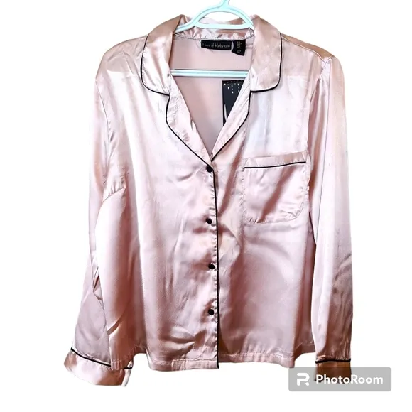 NWT House of Harlow Size Medium Pastel Pink Satin Pajama Shirt and Eye Mask Set