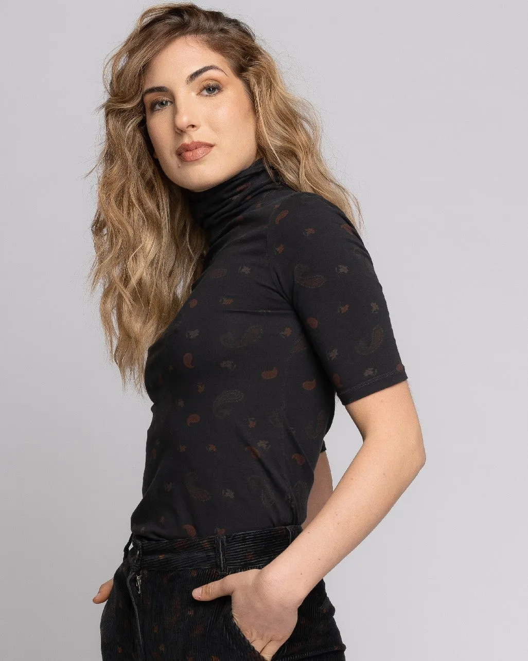 Paisley Short Sleeve Turtleneck Tee