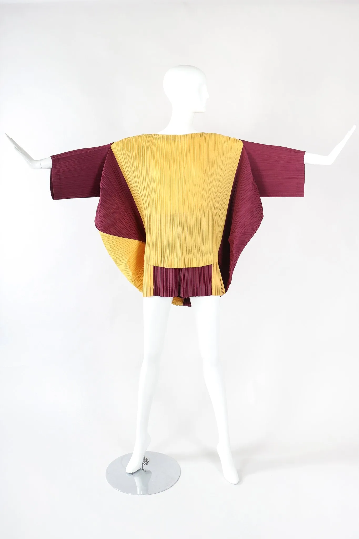 Pleated Circle Top & Shorts Set