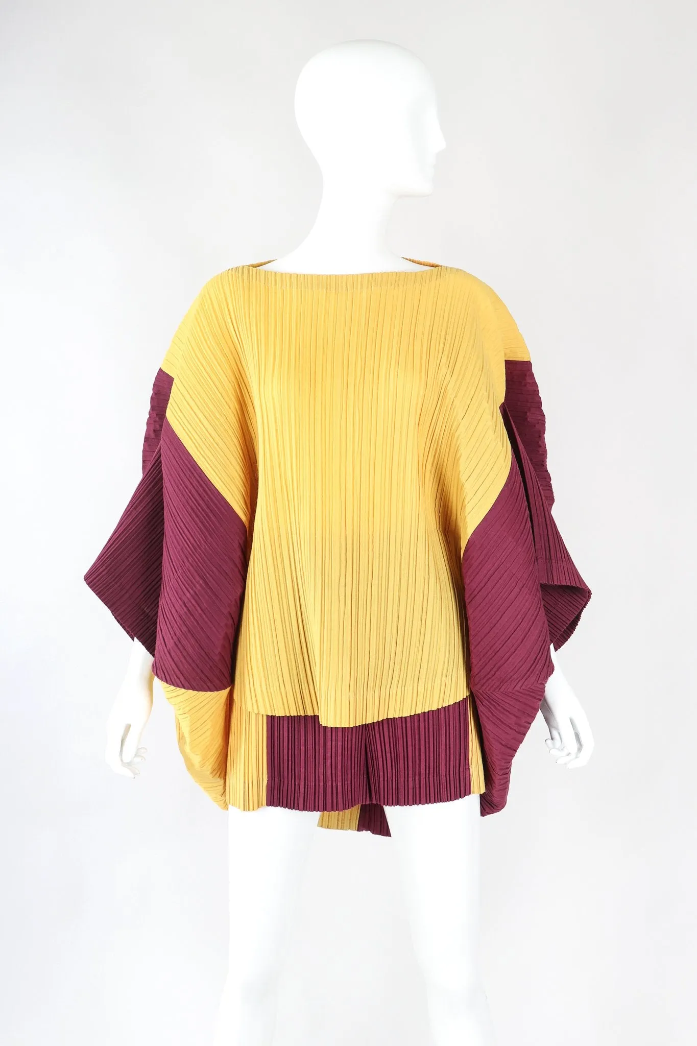 Pleated Circle Top & Shorts Set
