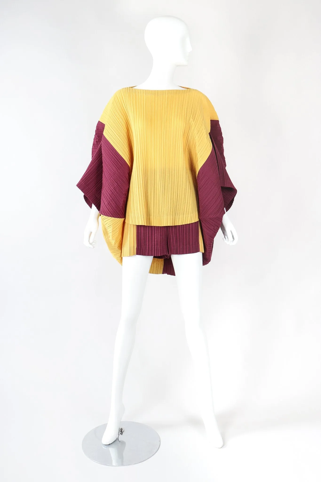 Pleated Circle Top & Shorts Set