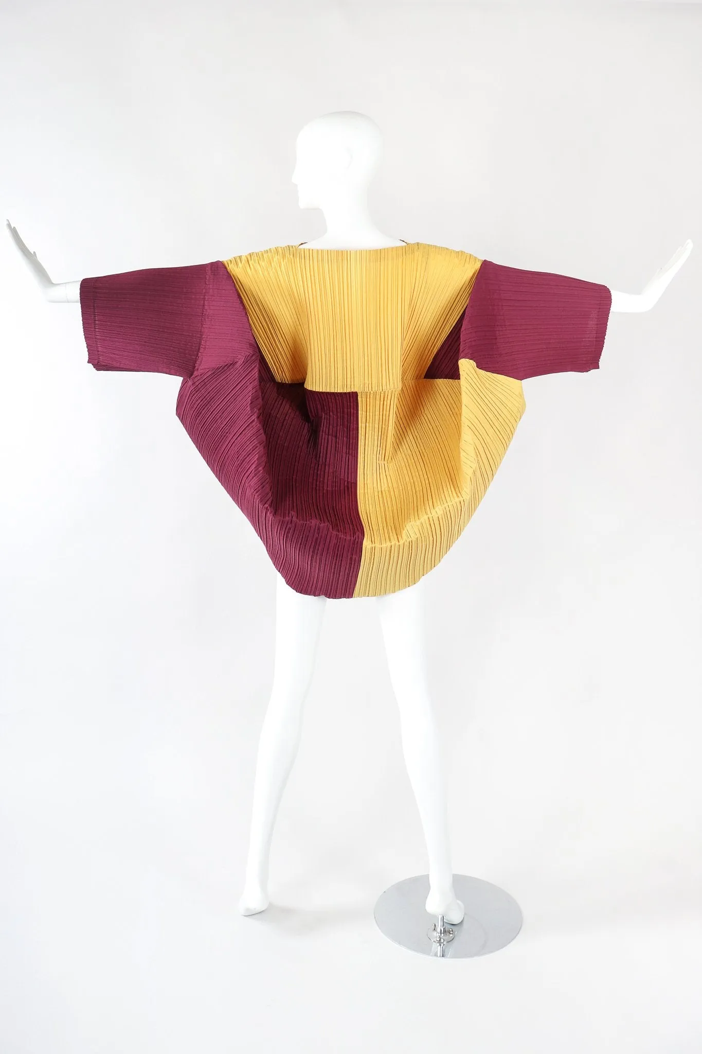 Pleated Circle Top & Shorts Set
