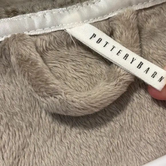 Pottery Barn Faux Fur Ombré Robe Grey Hooded Warm Loungewear Sleepwear Luxury