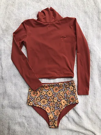Turtle Top Rashvest in Burnt Orange