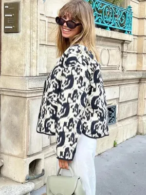 Valeria - Elegant Blazer with Black and White Print