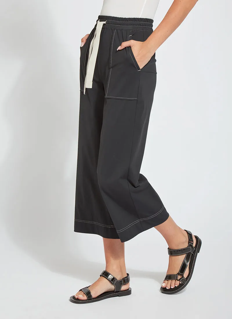 Vineyard Elevated Crop Jogger - Black